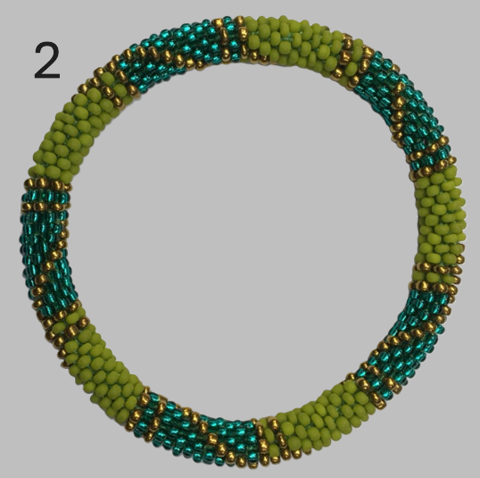 צמידי חרוזים מנפאל – סט צמידים בעבודת יד – תכשיטים אתניים מסורתיים