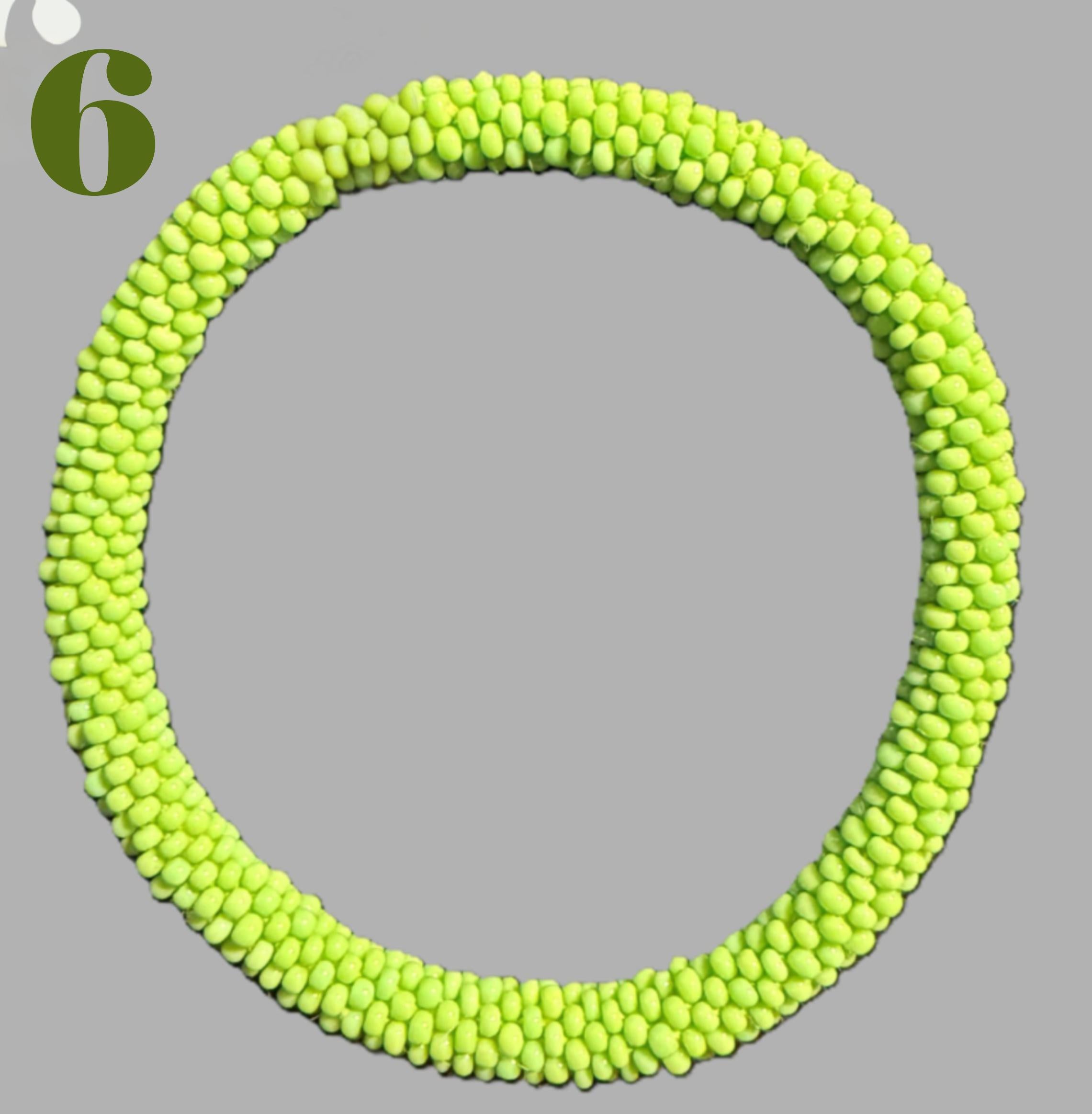 צמידי חרוזים מנפאל – סט צמידים בעבודת יד – תכשיטים אתניים מסורתיים