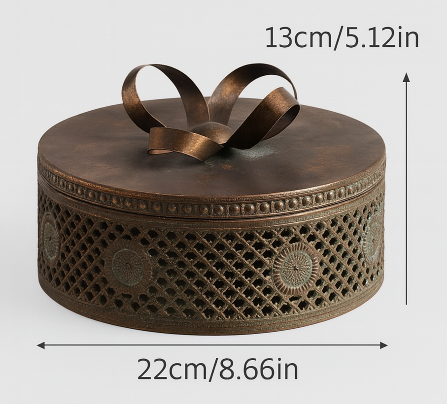 Tray with lid in vintage copper finish • Decorative storage box