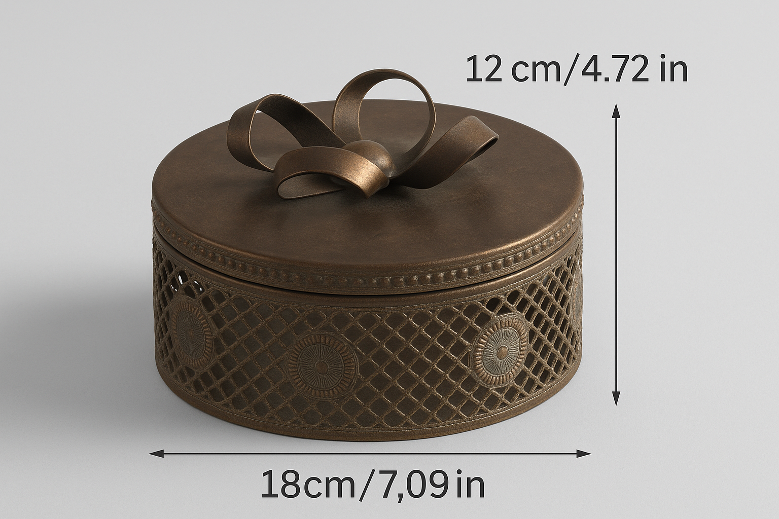 Tray with lid in vintage copper finish • Decorative storage box