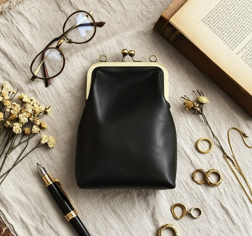 Vintage Black Leather Coin Purse - L