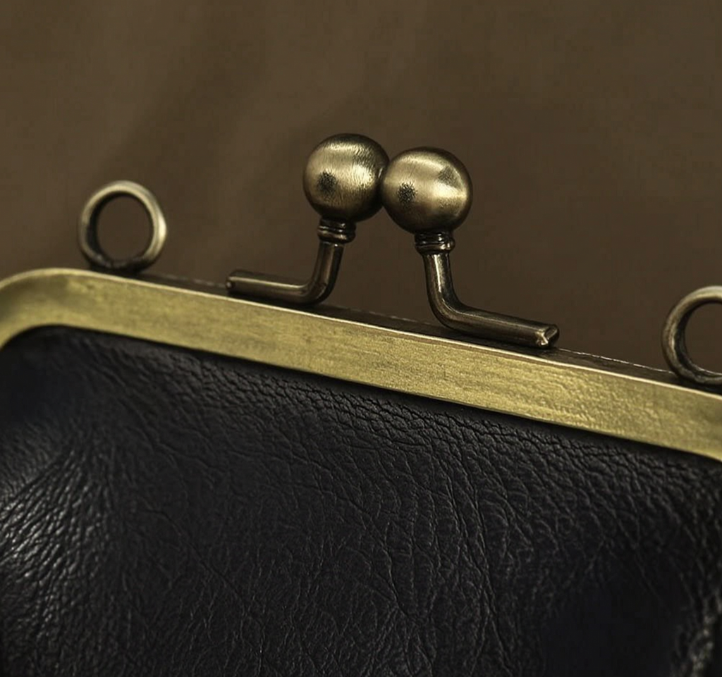 Vintage Black Leather Coin Purse - L