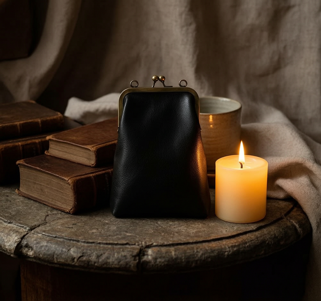 Vintage Black Leather Coin Purse - L