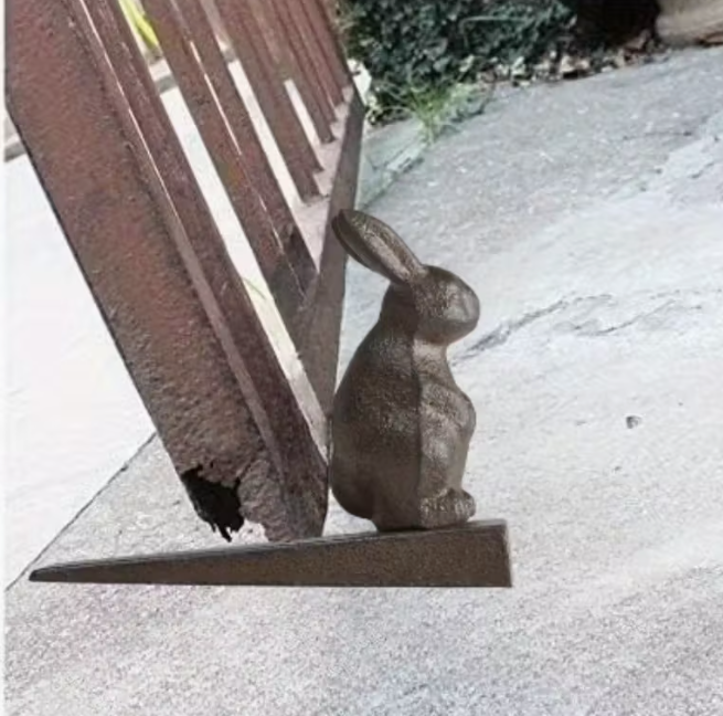 מעצור דלת ארנב מיציקת ברזל – דקורציית וינטג' כבדה – אביזר בית כפרי