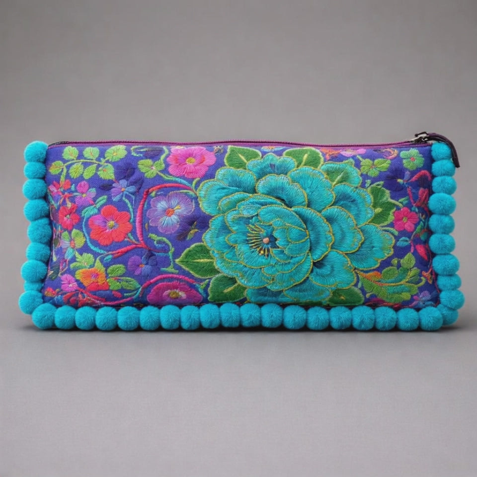 תיק רחצה רקום | פאוץ' קוסמטיקה פרחוני | קלאץ' בד עם רוכסן | מארגן נסיעות בעבודת יד